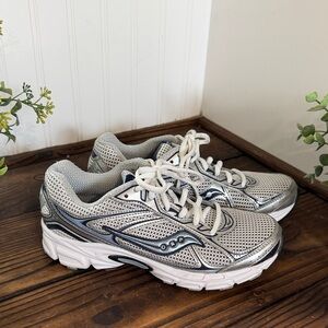 Saucony Grid Phantom 2 running shoes like new condition women’s size 8